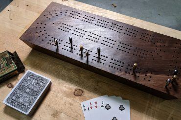 CRIBBAGE BOARD
